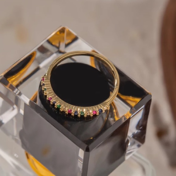 💚18K gold plated rainbow 🌈 ring - Picture 2 of 4